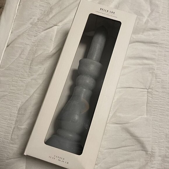 NWT Bella Lux Christmas Collection Blue Pillar Candle - Picture 2 of 5